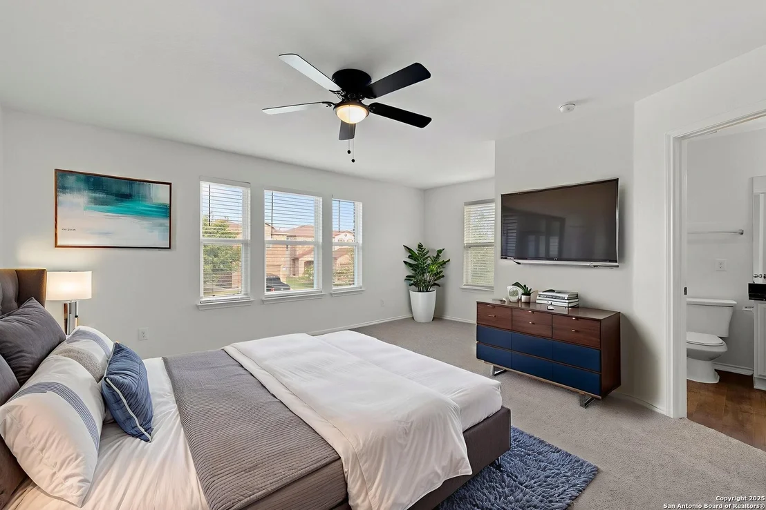 Photo of 3917 Legend Pond