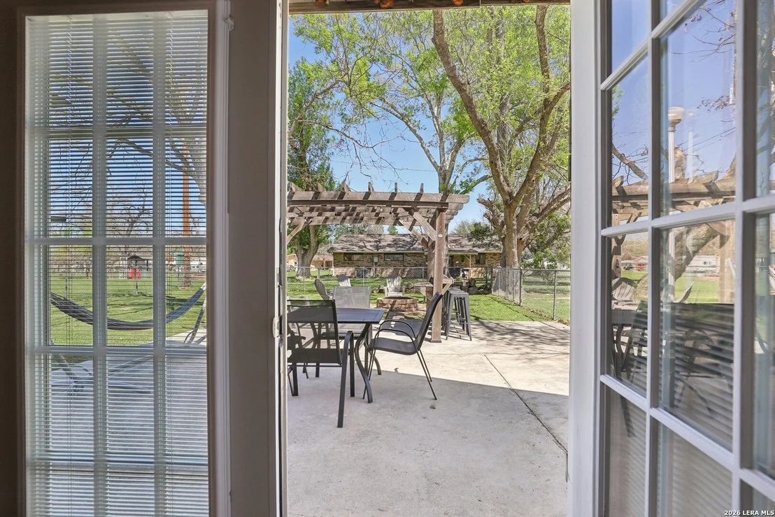 Photo of 122 Nueces