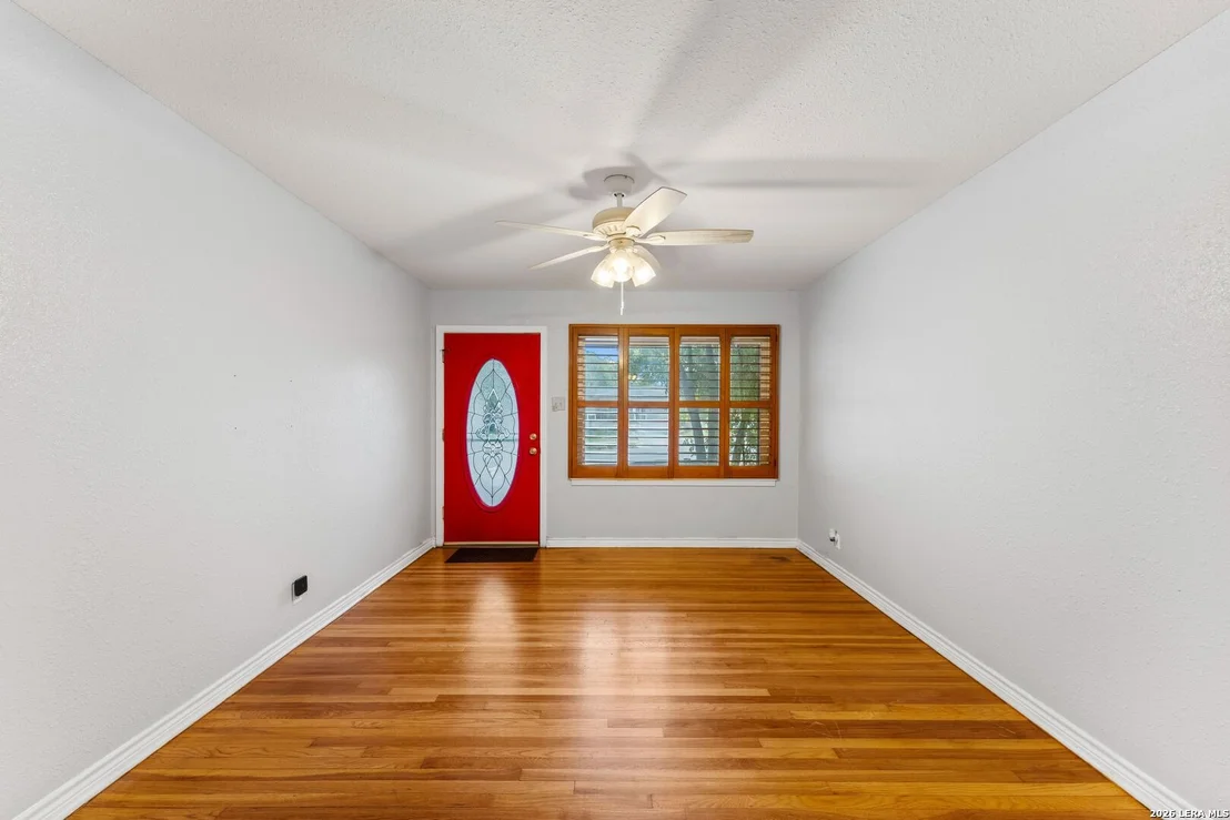 Photo of 359 Pilgrim Dr