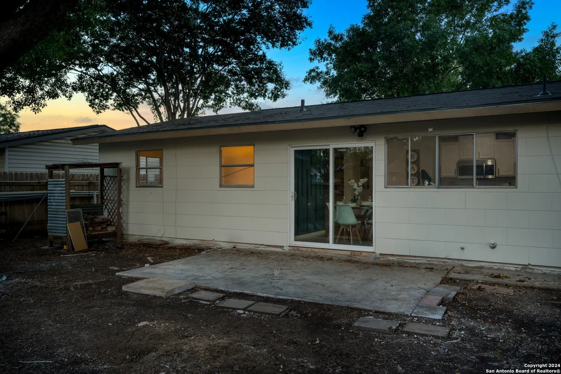 Photo of 1065 CURTISS AVE