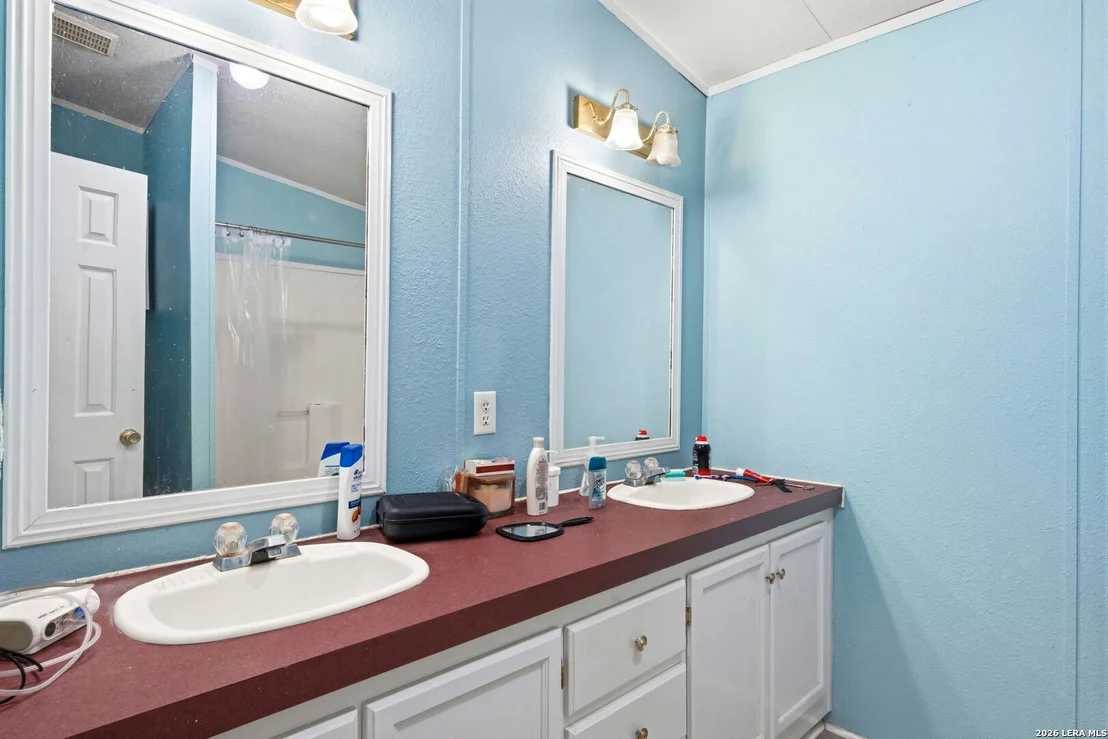 Photo of 216 OAK GRV