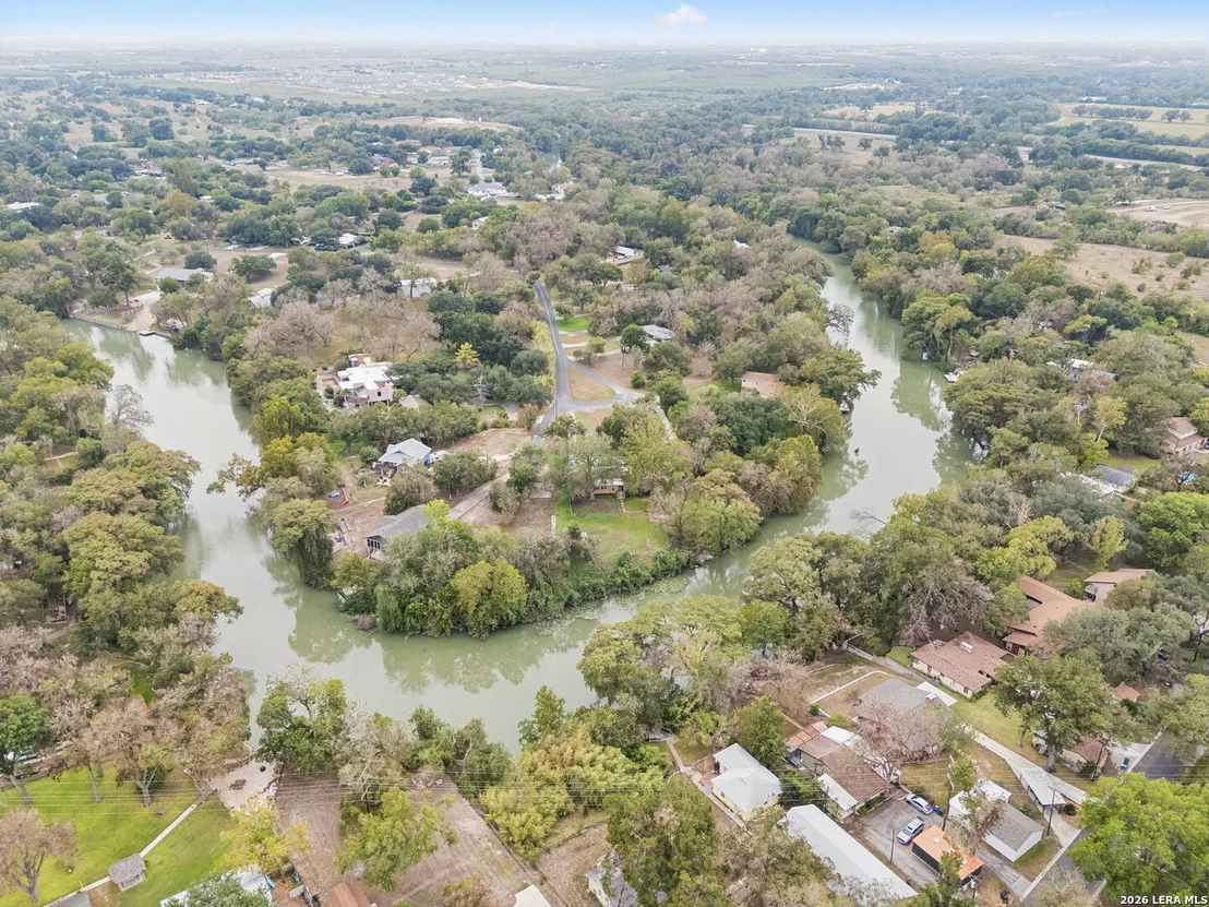 Photo of 8 RIVER OAK DR
