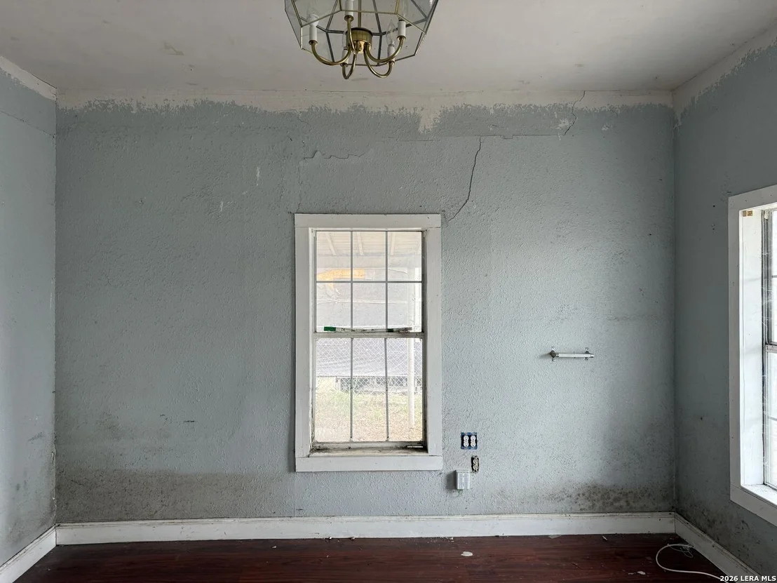 Photo of 809 Leal
