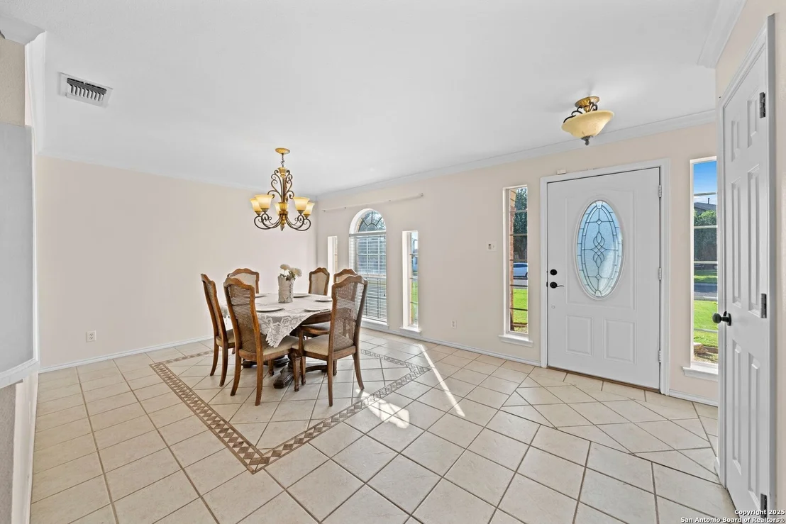 Photo of 5818 Lyndhurst Drive