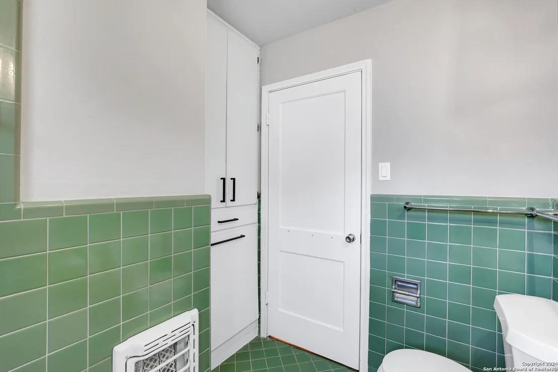 Photo of 327 SUMNER DR