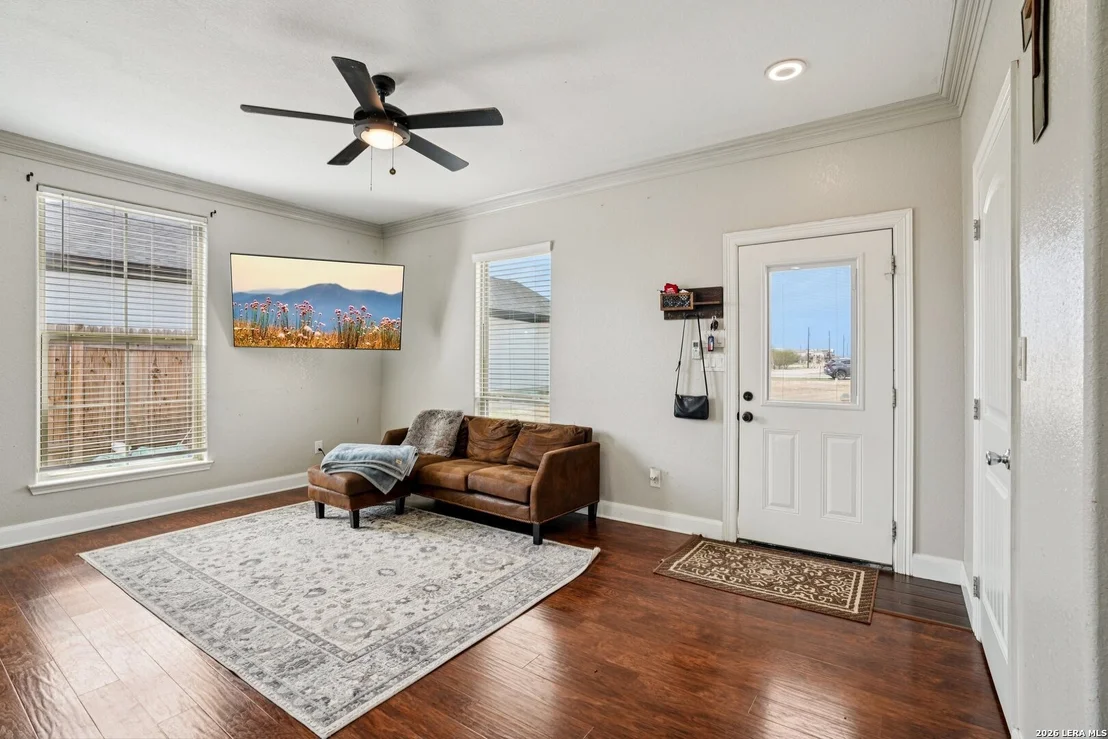 Photo of 325 Las Palomas