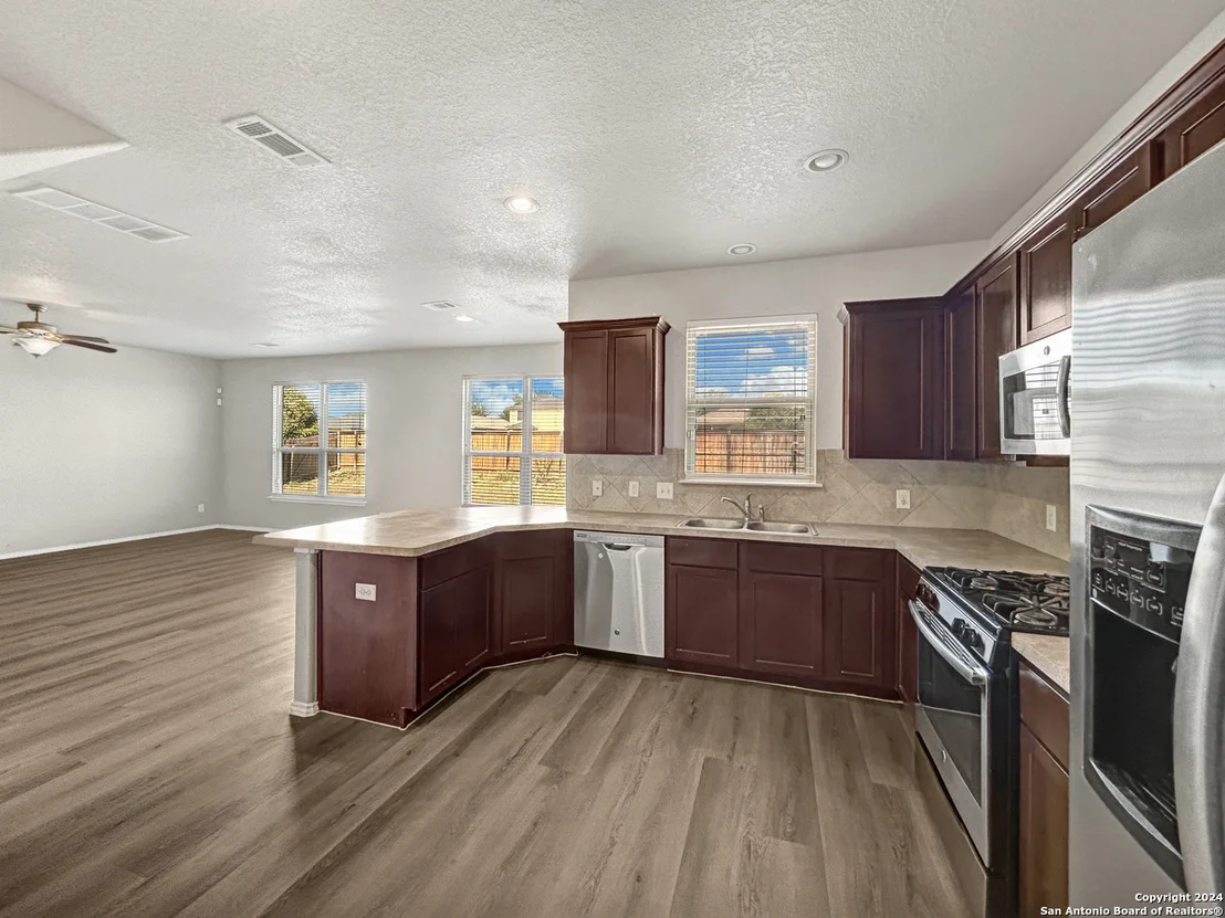 Photo of 6534 CANDLEDIM CIR
