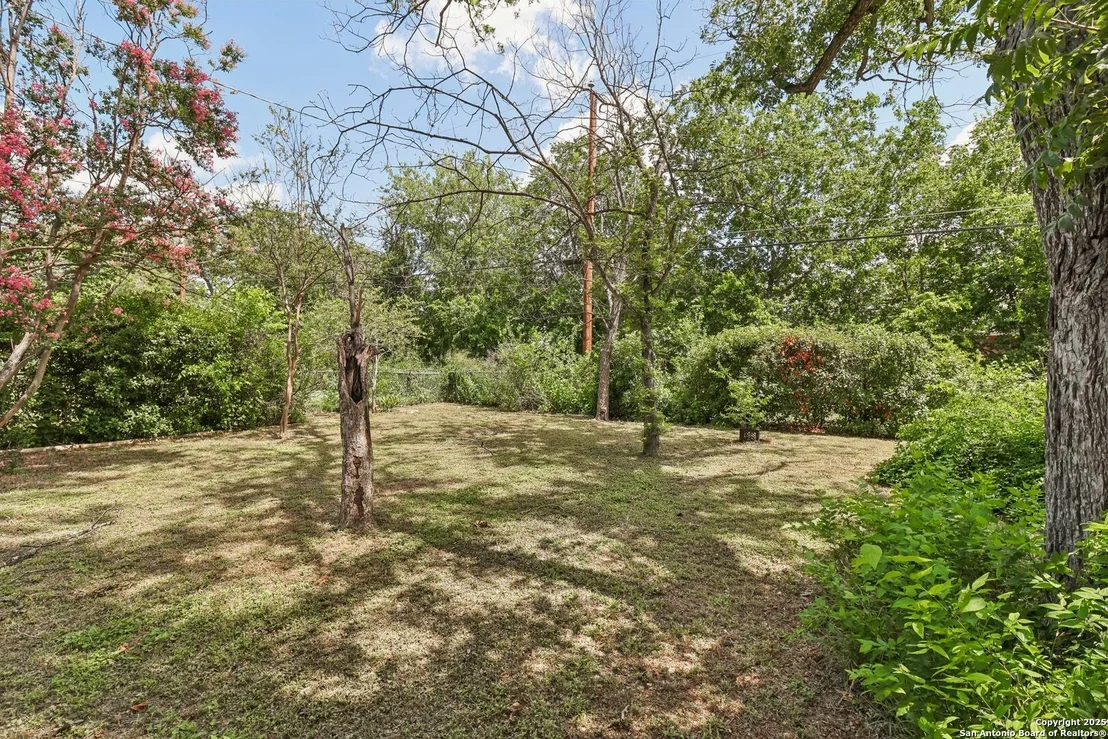 Photo of 5547 Middlefield Dr