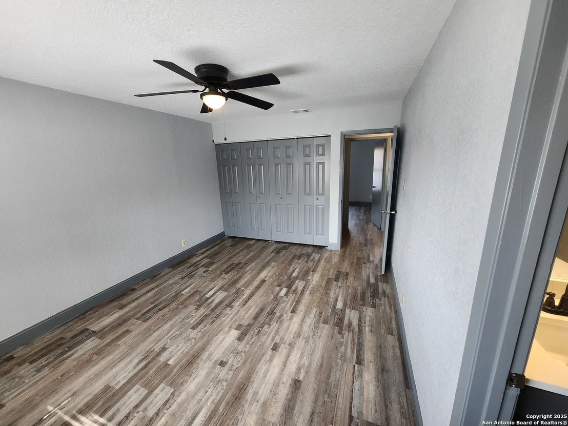 Photo of 918 ROLLING ROCK DR