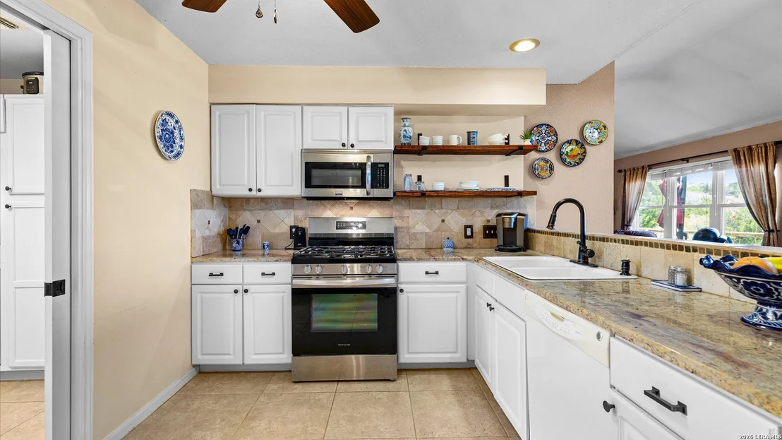 Photo of 8010 Devonshire