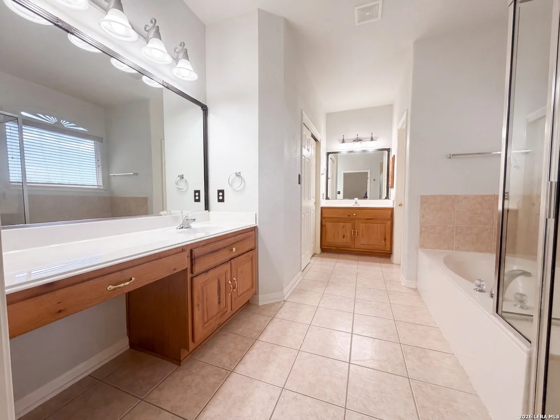 Photo of 357 FRANK BAUM DR