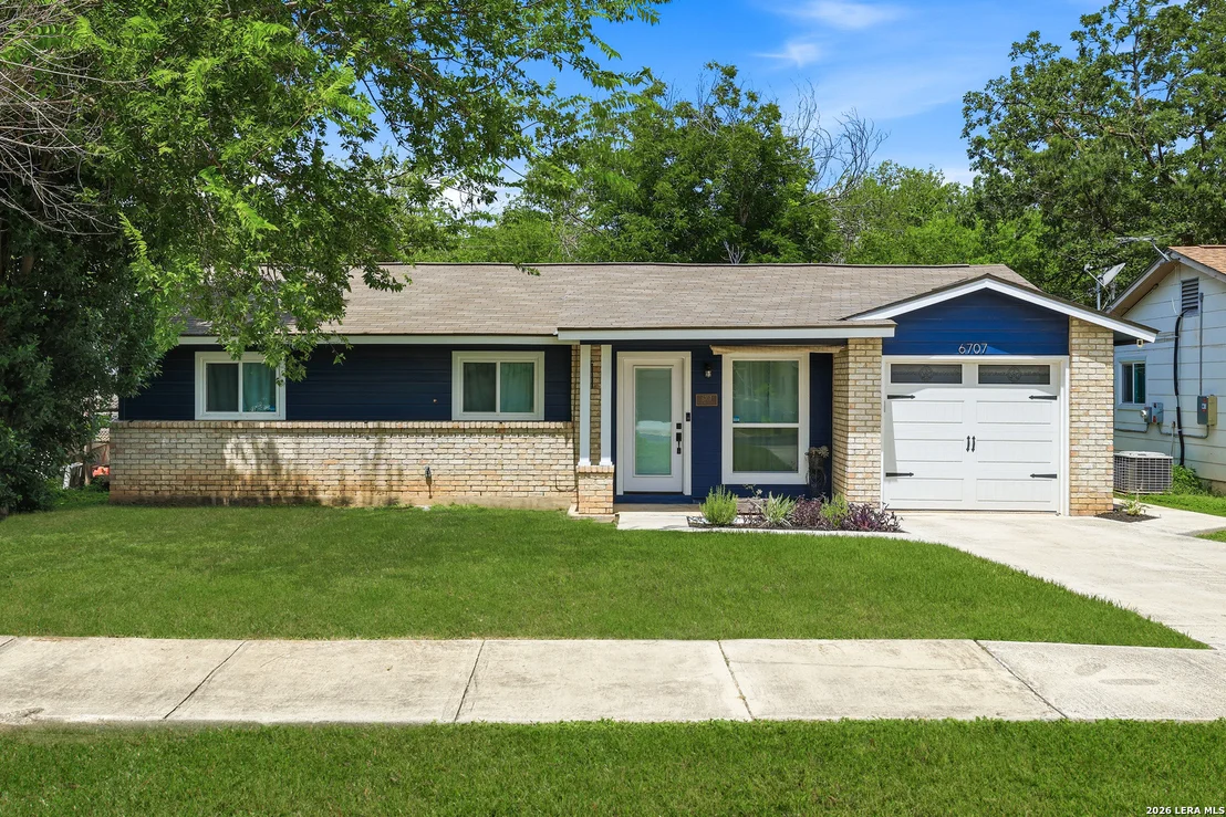 Photo of 6707 Pear Tree