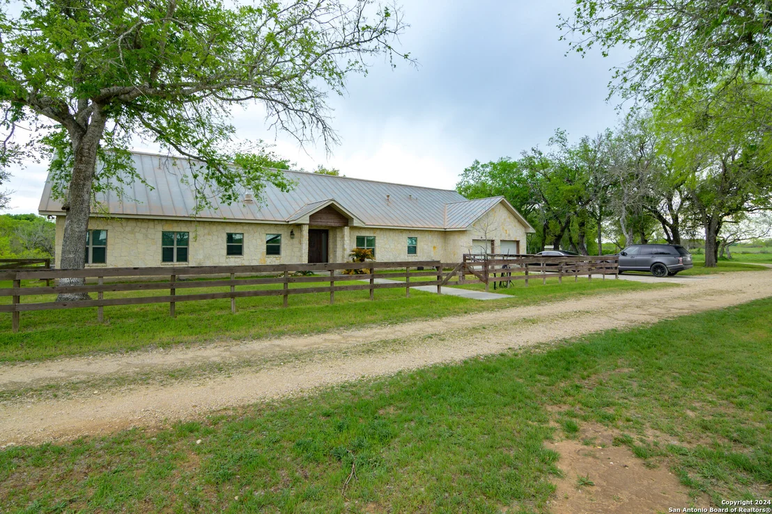 Photo of 575 Eden Rd
