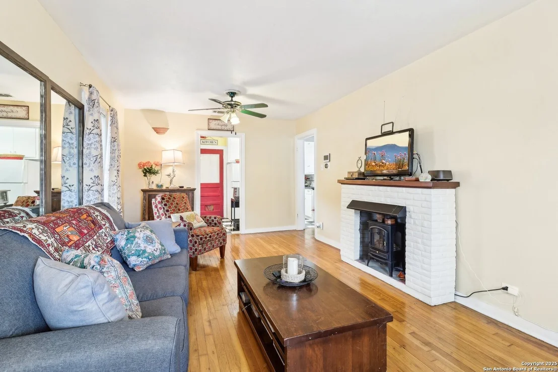 Photo of 2319 RAMONA