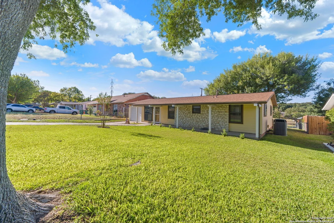 Photo of 835 BOULDER DR