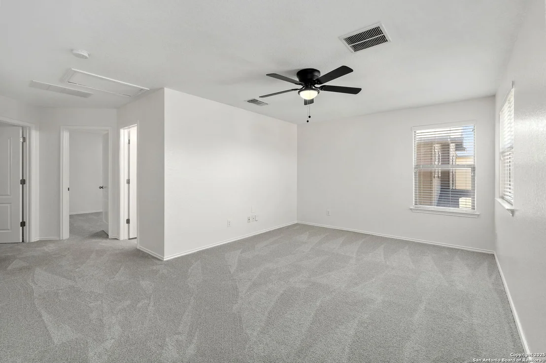 Photo of 3909 Legend Pond