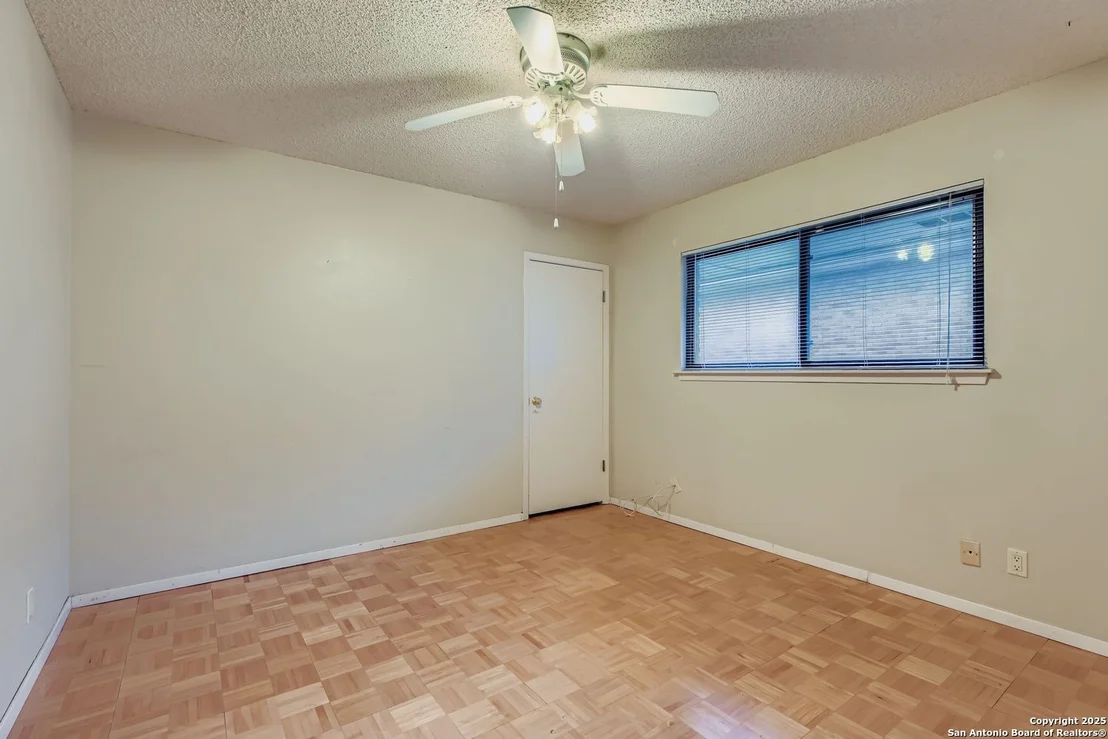 Photo of 5922 Winterhaven