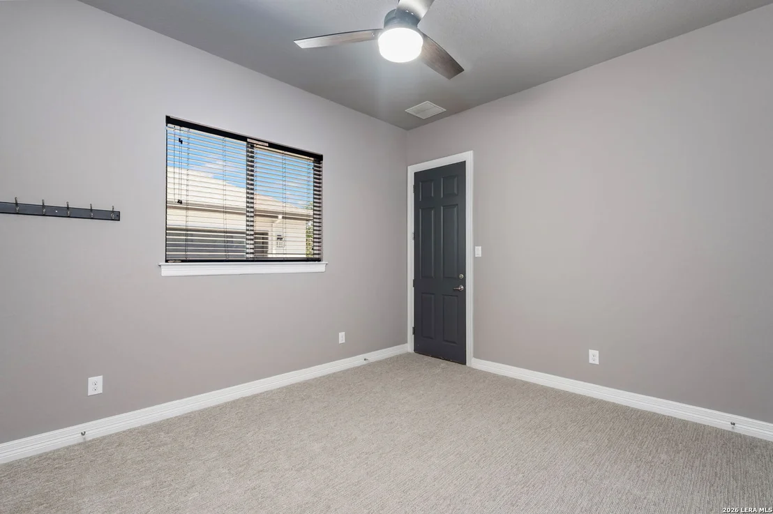 Photo of 25211 Spider Rock