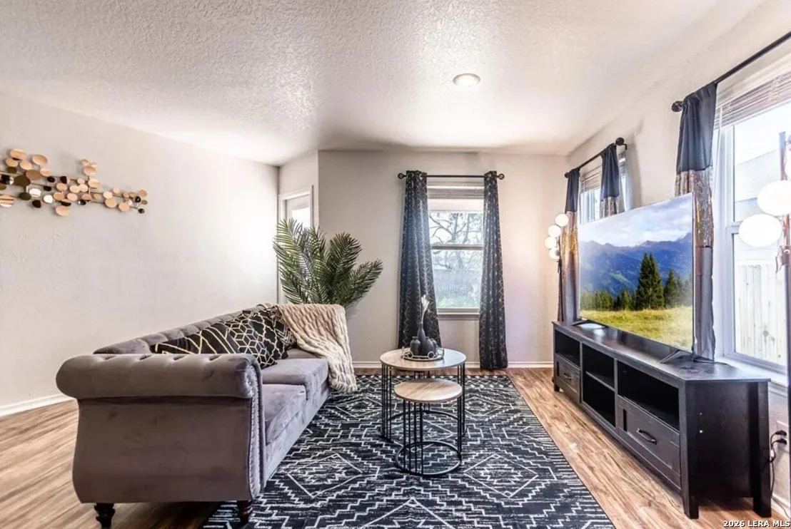Photo of 3240 Mission Riv