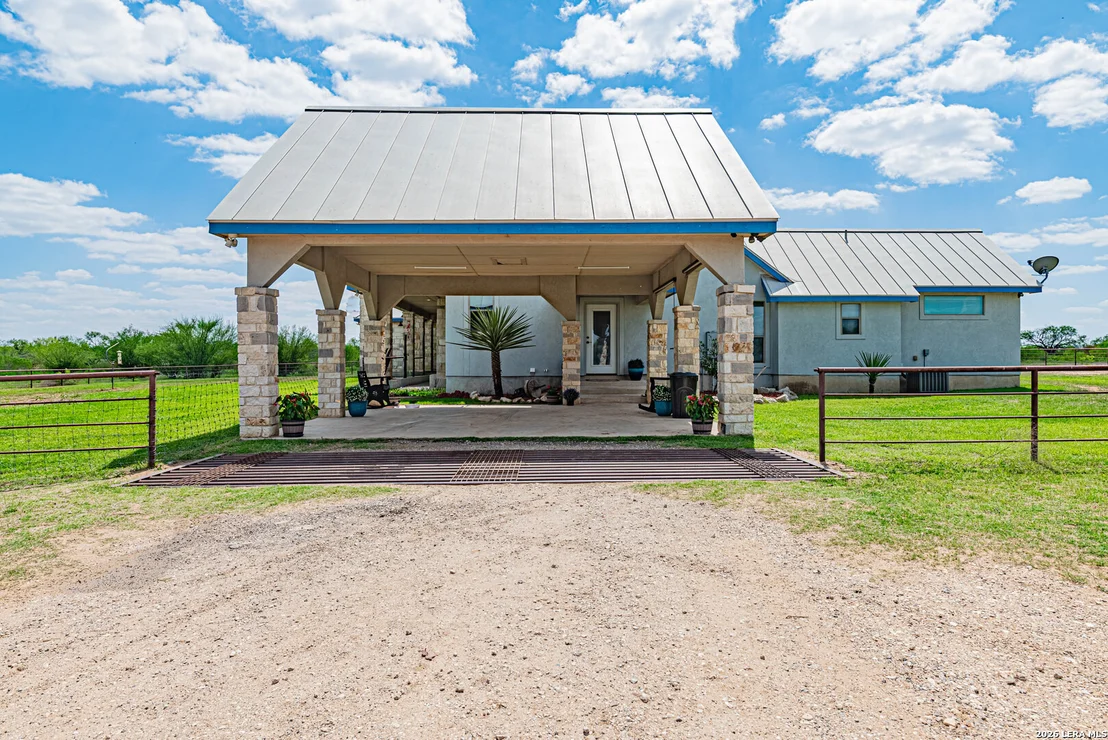 Photo of 946 County Road 361