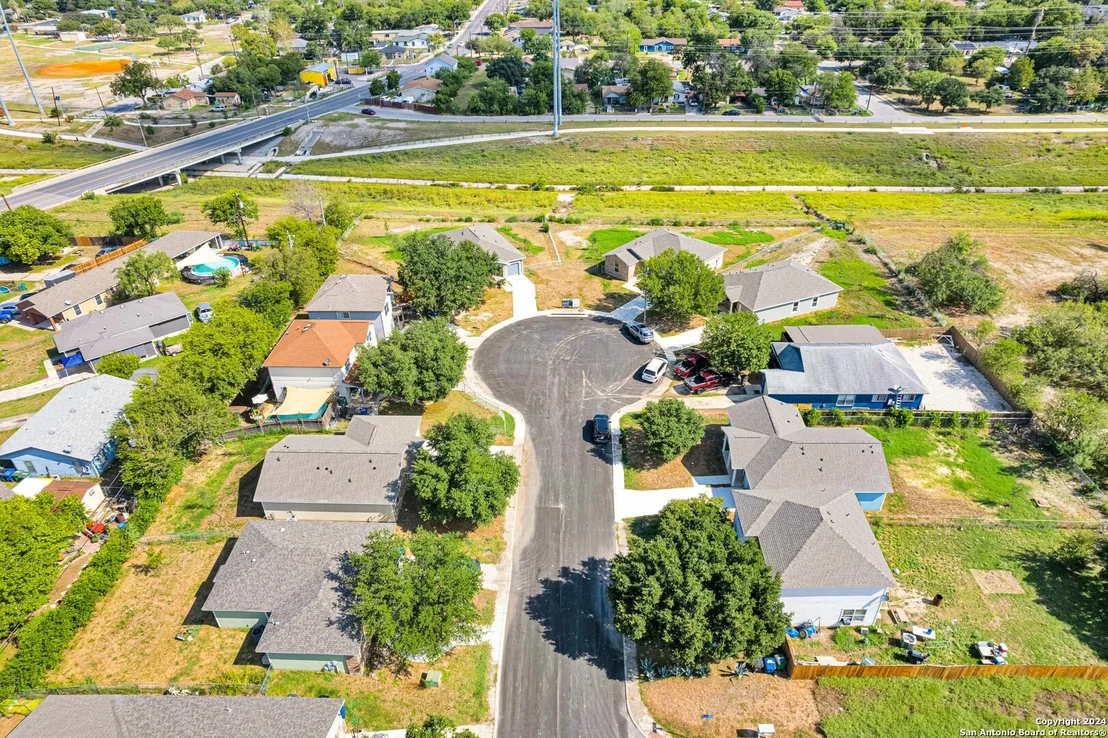 Photo of 506 PRECIOUS DR