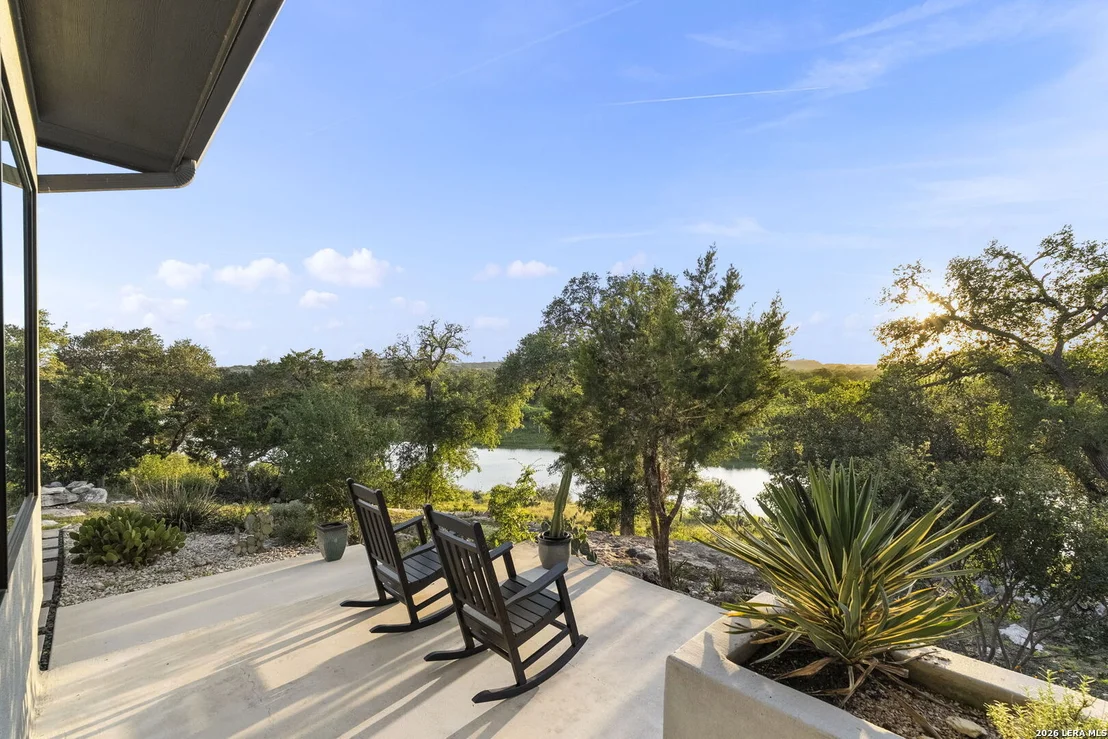 Photo of 352 Arthur Ct