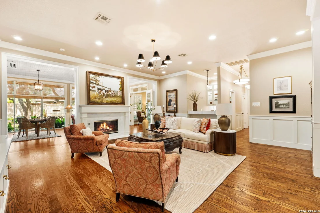 Photo of 2 CHATSWORTH WAY