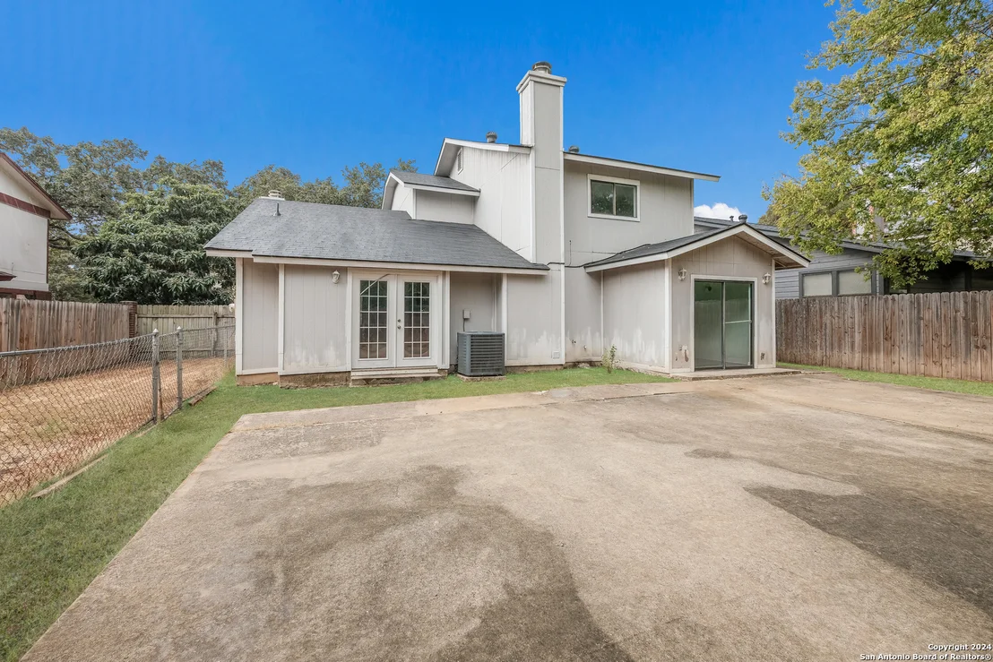 Photo of 2622 JOHNSON GRASS