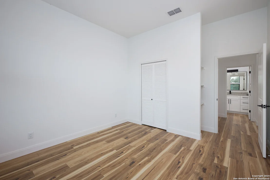 Photo of 1684 winding creek
