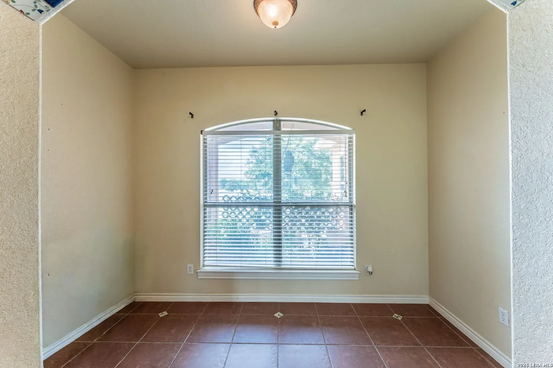 Photo of 810 MOCKINGBIRD LN