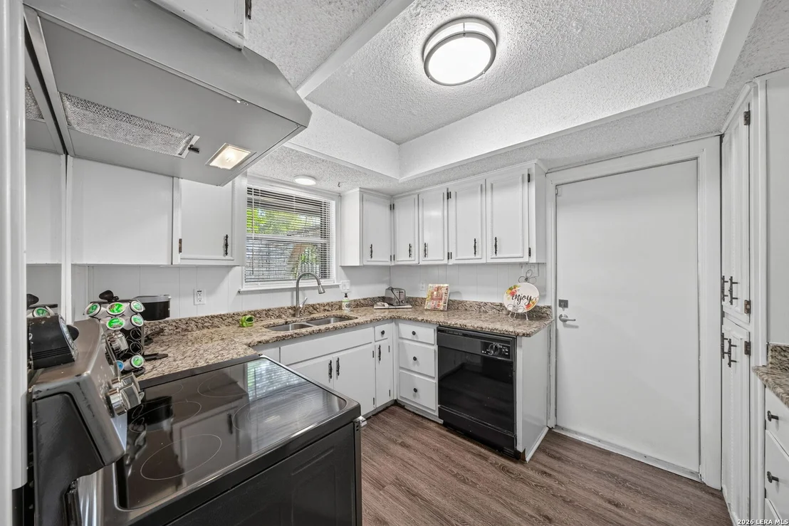 Photo of 7131 FOREST BRK