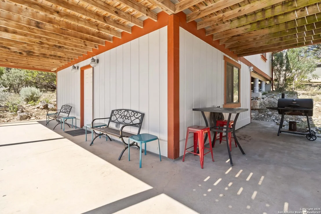 Photo of 1291 Springwater
