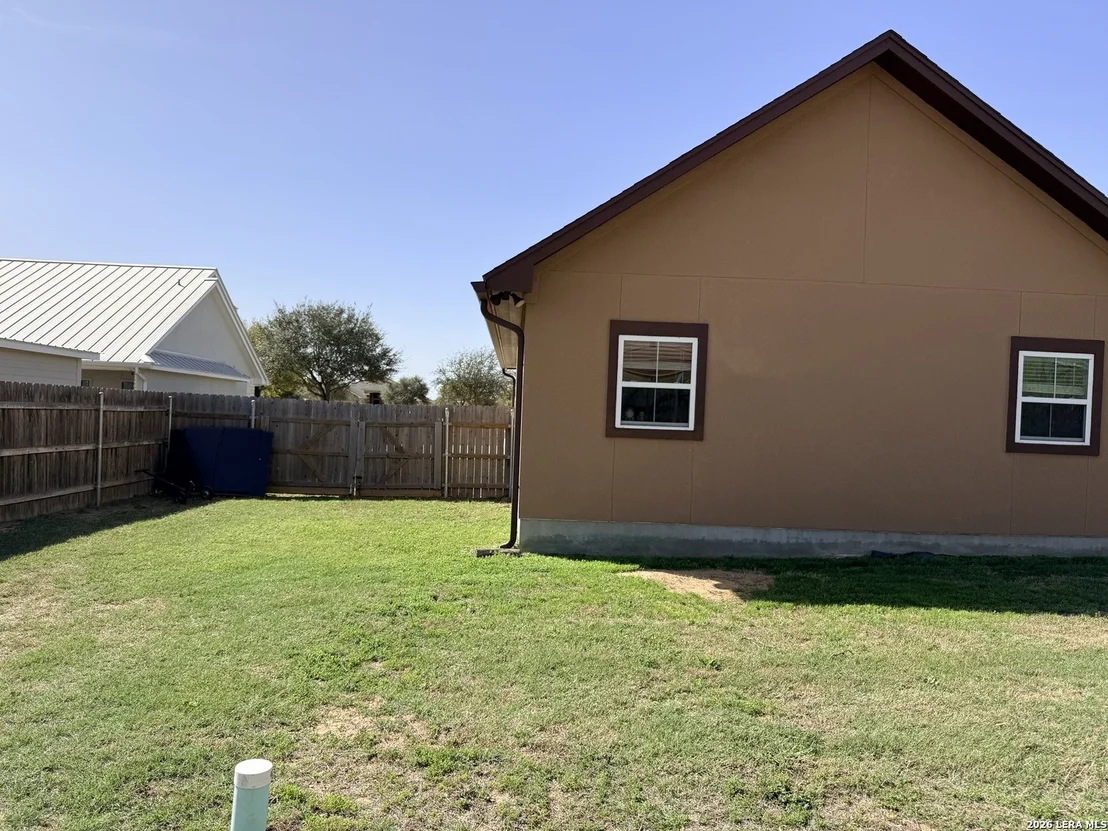 Photo of 149 W Short Meadow Dr
