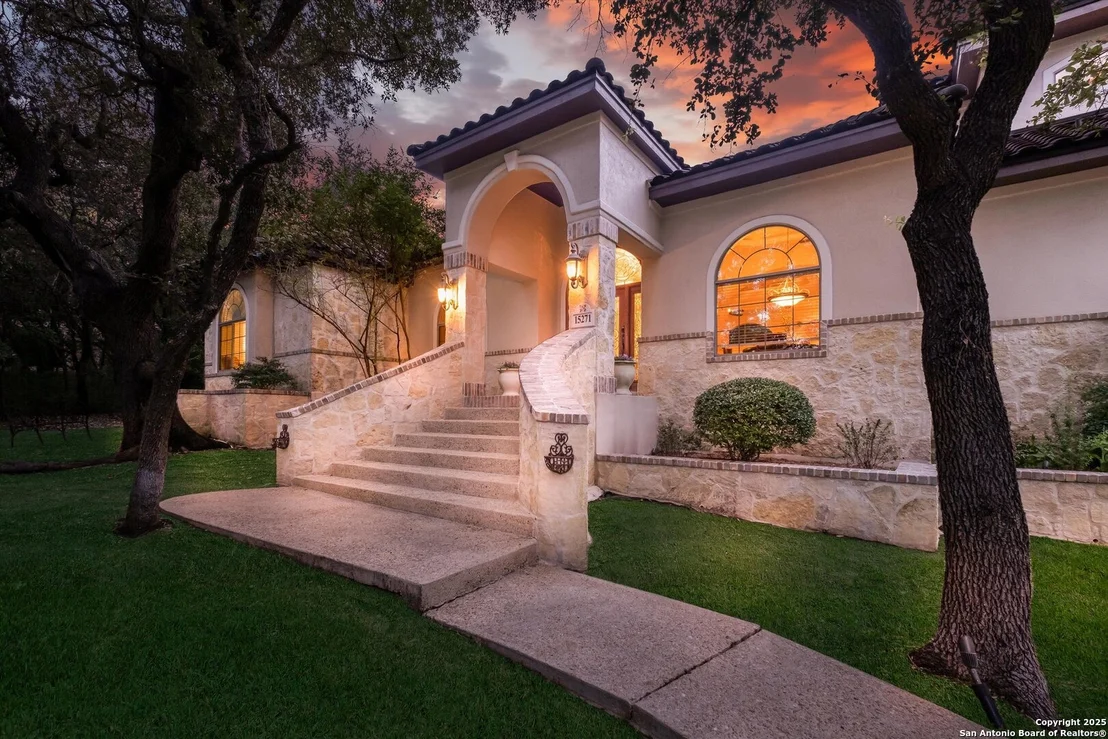 Photo of 15271 Chinquapin