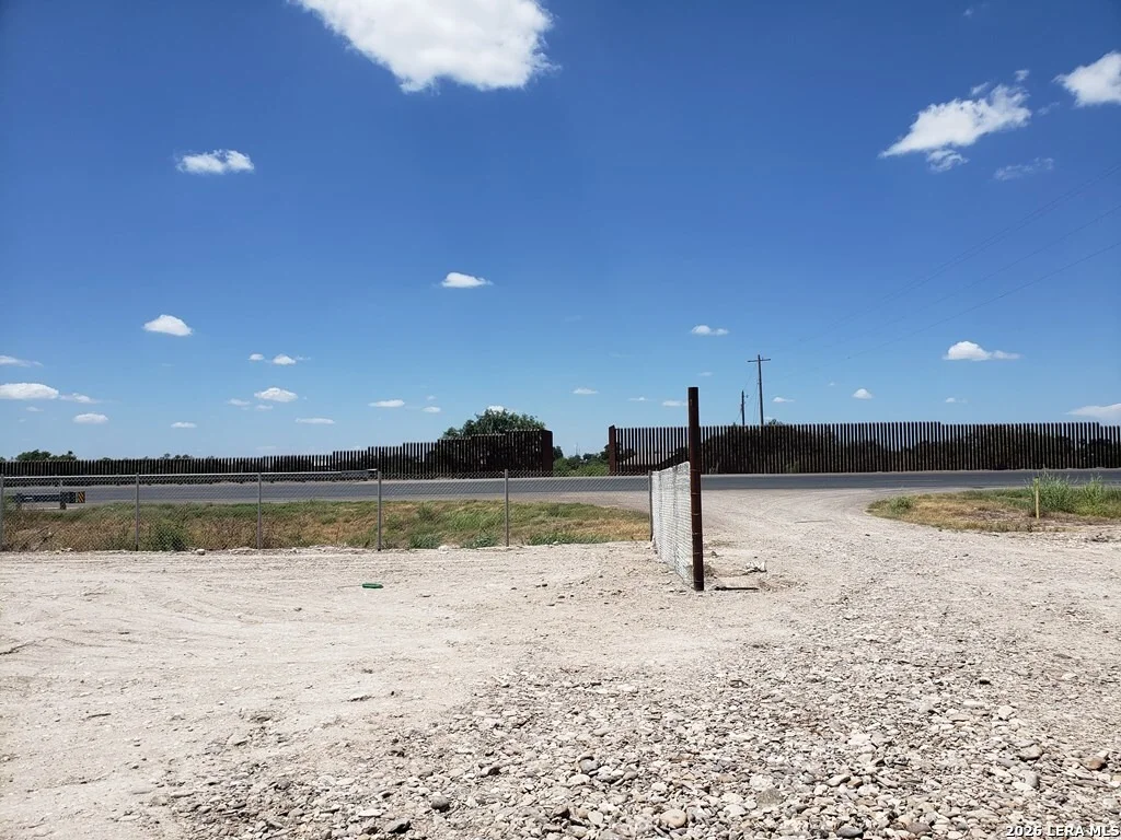 Photo of Unit 2 at 1157 STATE LOOP 480