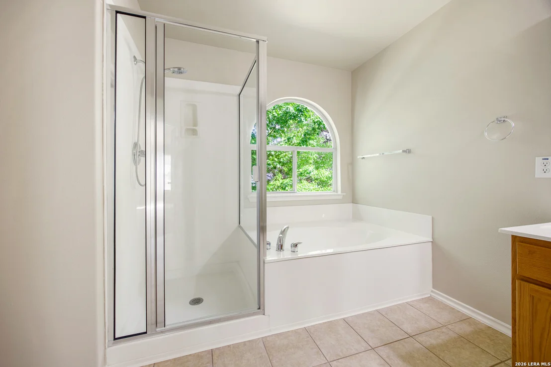Photo of 17230 Darien Wing