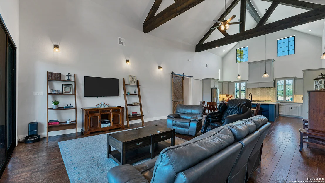 Photo of 1231 Smoky Loop Rd
