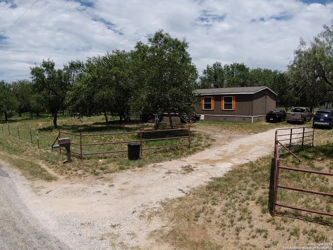 Photo of 1127 County Road 773