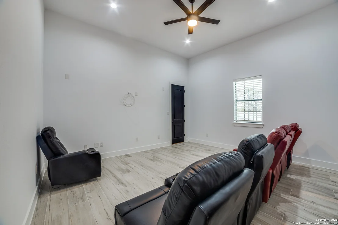 Photo of 903 Gillette Blvd