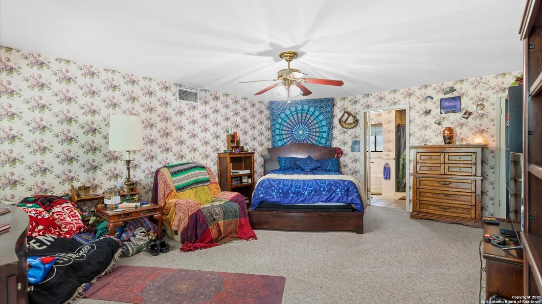 Photo of 949 Burges