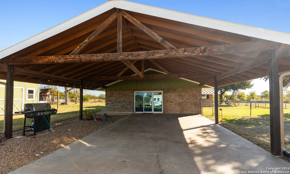 Photo of 458 COUNTY ROAD 664