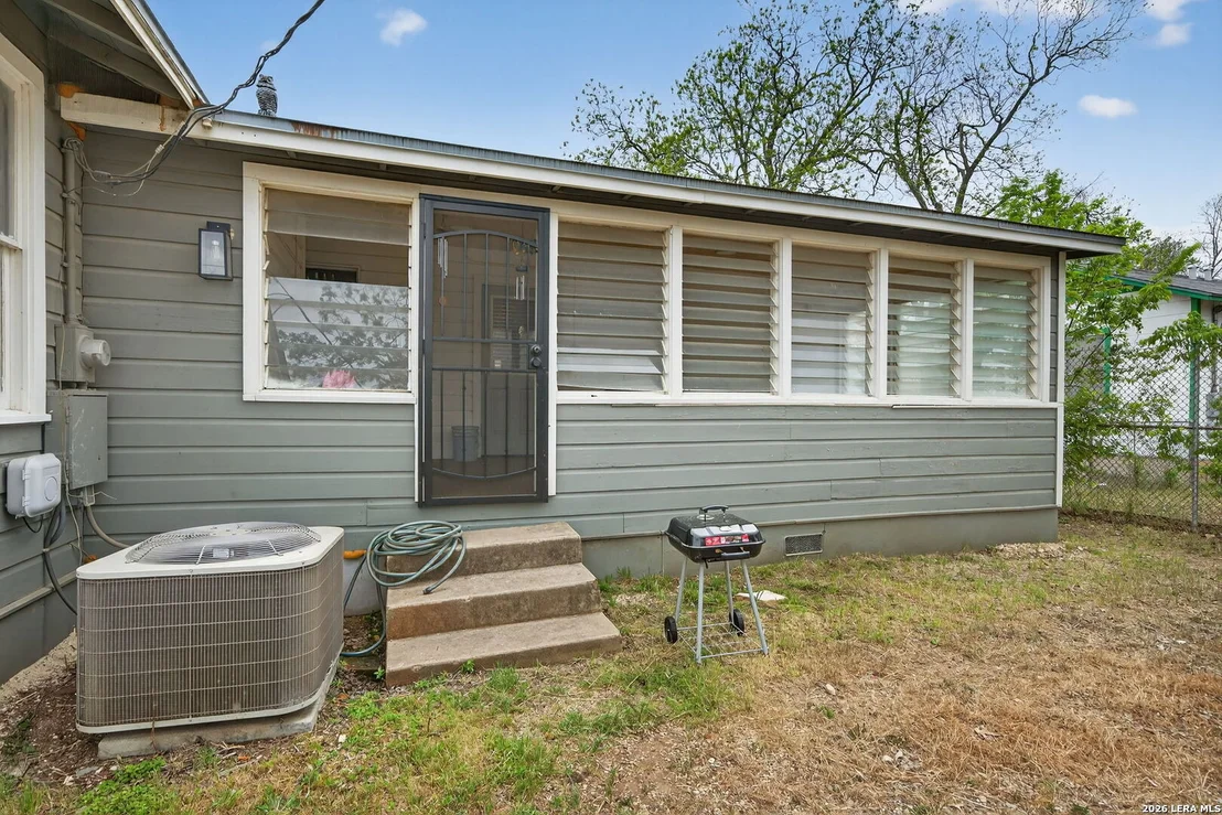Photo of 303 Winburn Ave