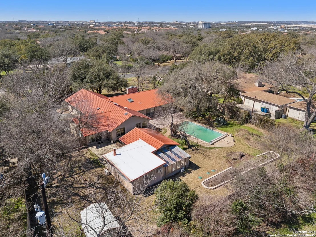 Photo of 122 Long Bow Rd.