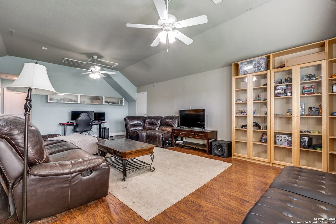 Photo of 1018 Tumbling Oaks
