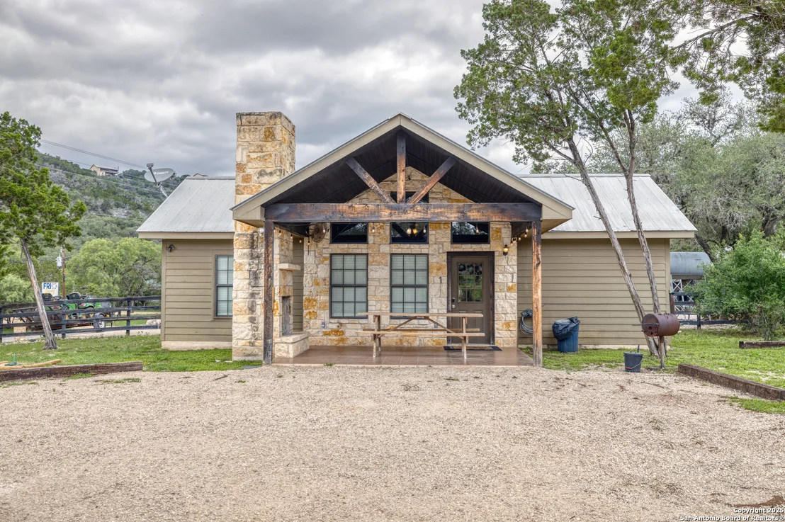 Photo of 1546 CR 348 (RIVER RD)