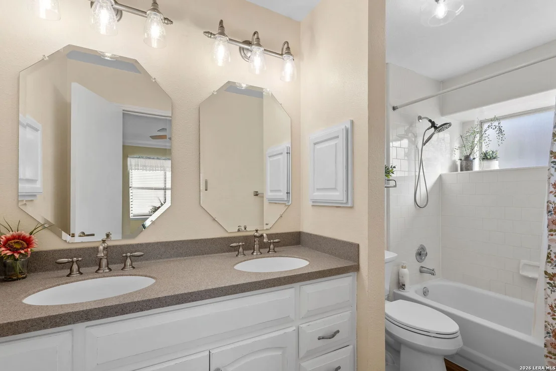 Photo of 2501 Newning