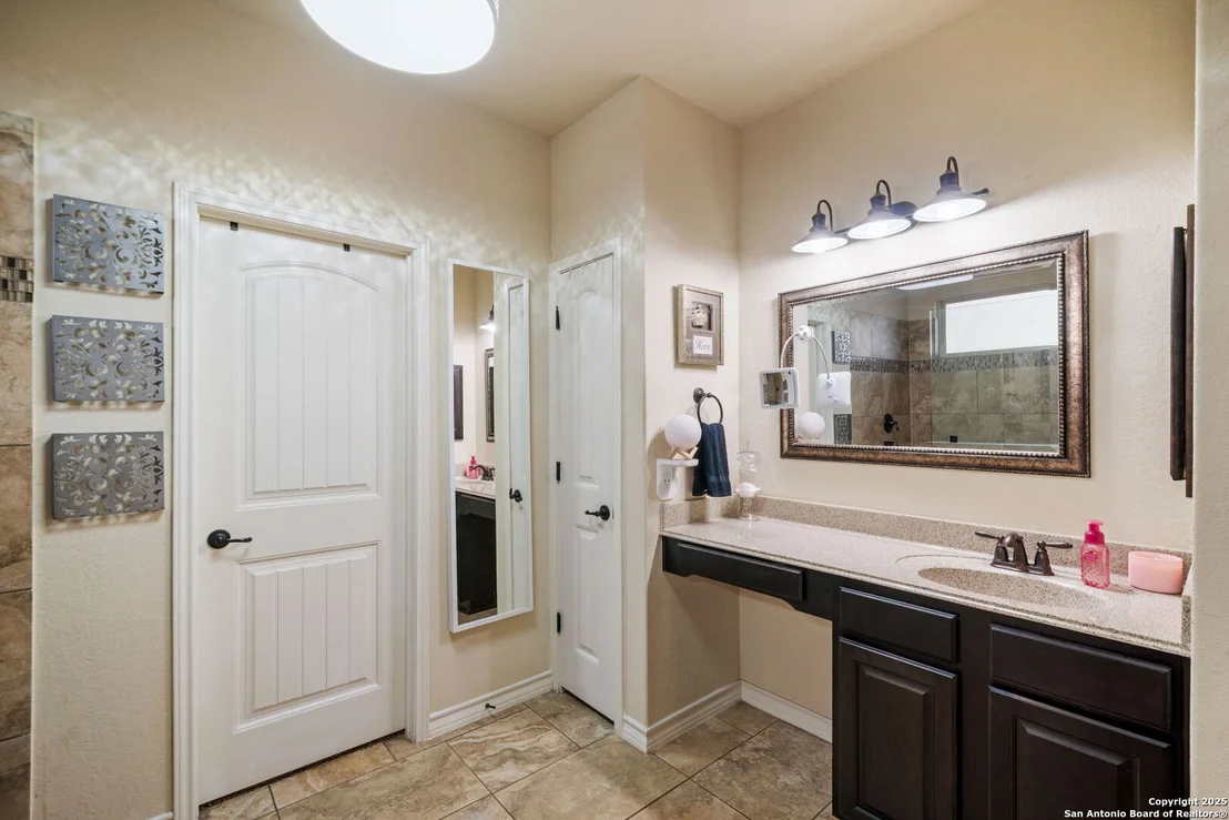 Photo of 505 Saddle Hill