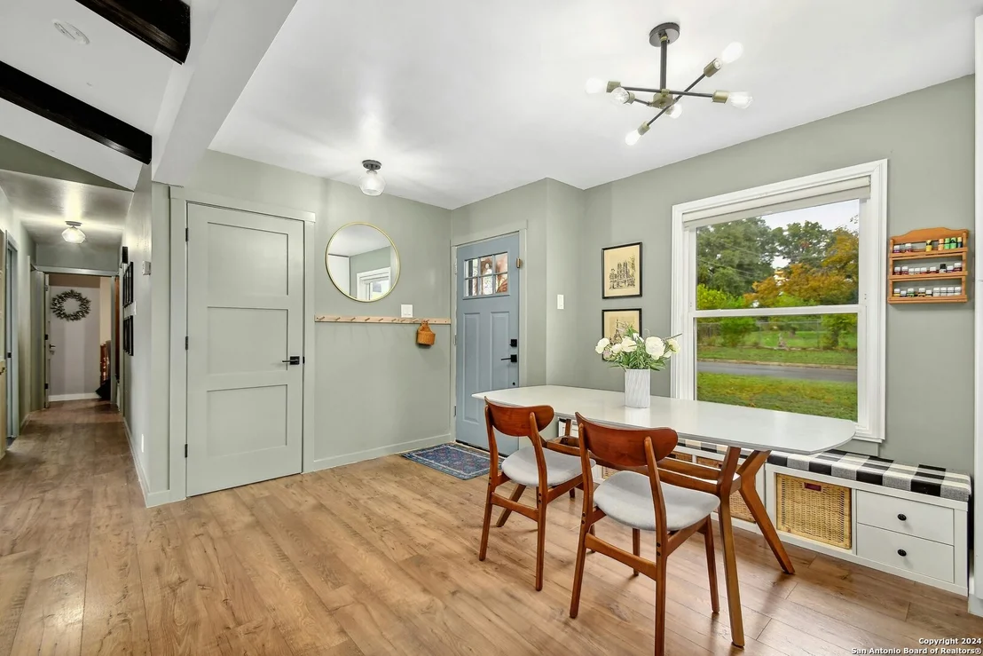 Photo of 10707 Mount Ida