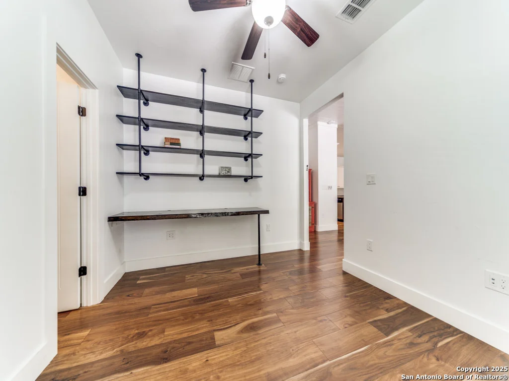 Photo of 2521 Bay Hill