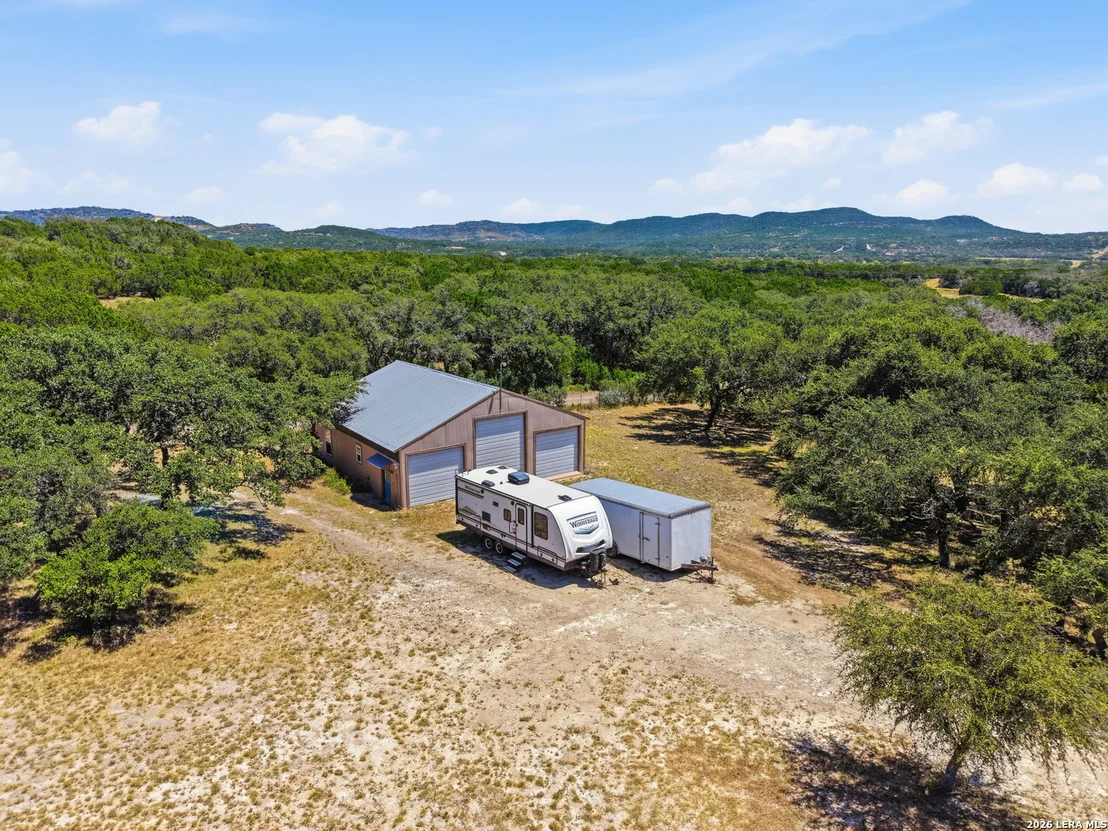 Photo of 412 Bear Springs Trl